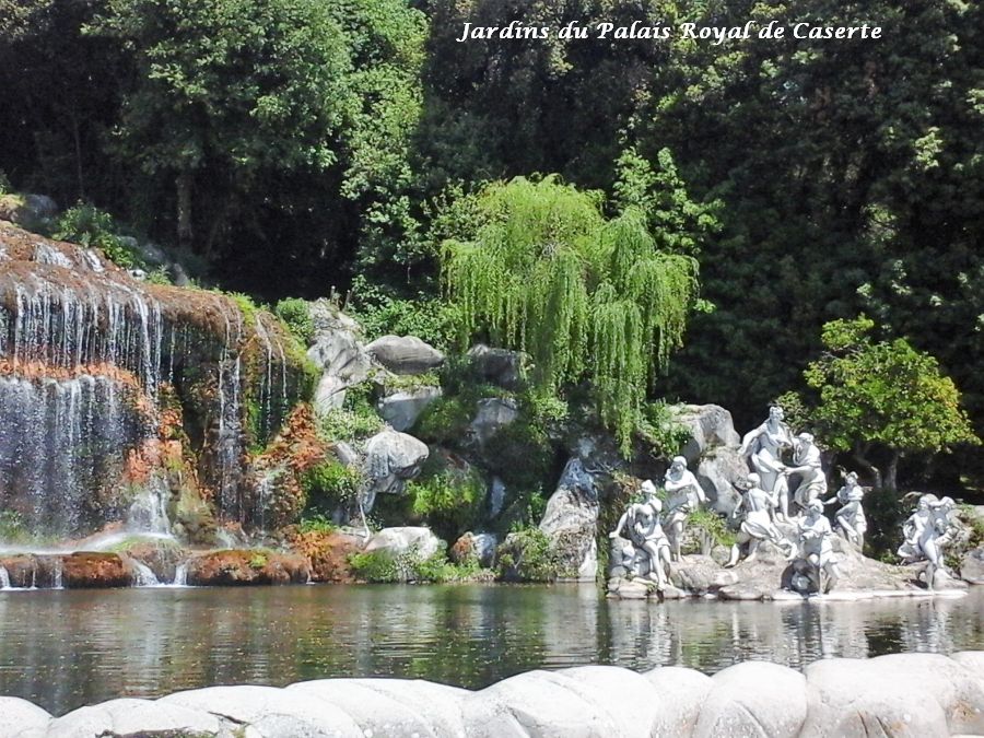 12 jardins palais royal Caserte